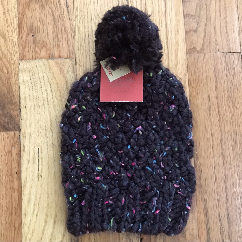 Pom Pom Beanie • Black speckled